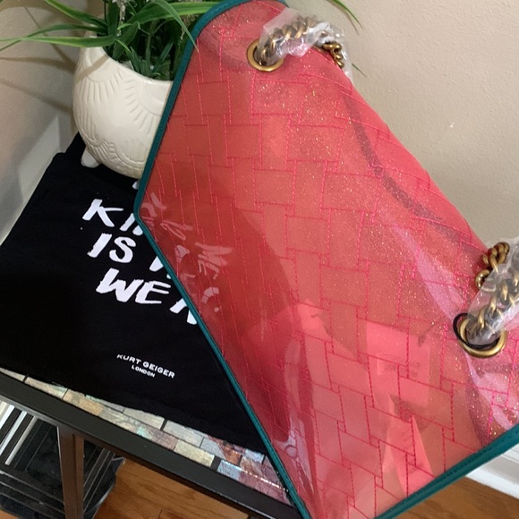 Kurt Geiger London XXL Kensington Vinyl Convertible Shoulder Bag - Picture 10 of 17